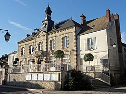 Jouy-le-Moutier (95), mairie, Grande-rue 4